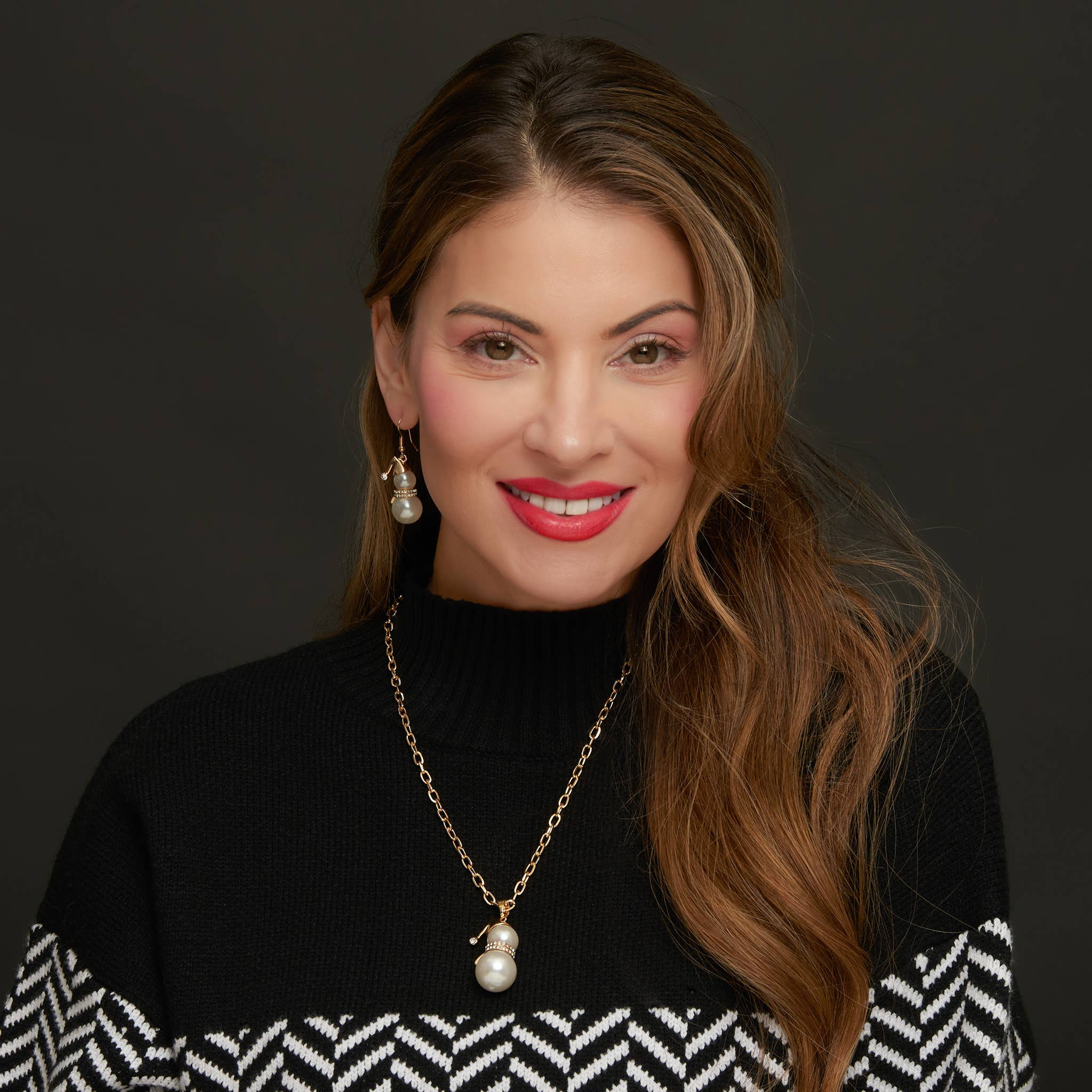 Howard's - Wholesale Dangle Earrings - Holiday Christmas Snowman Pearl Gold Drop Earrings1