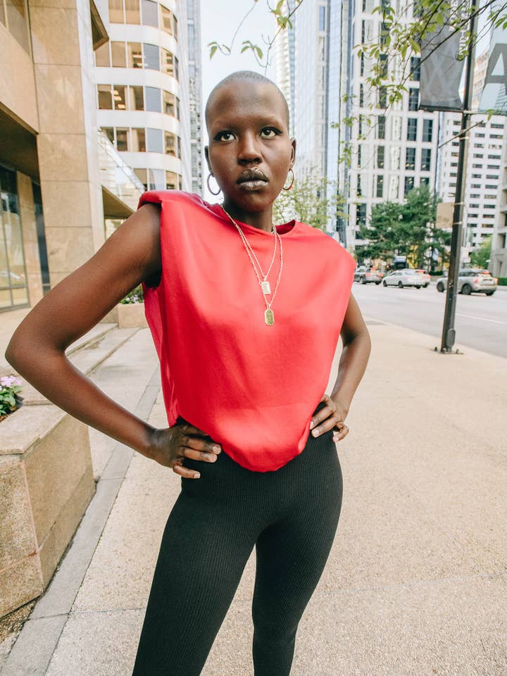 Nicole Top in rood voor wholesale door Adeera