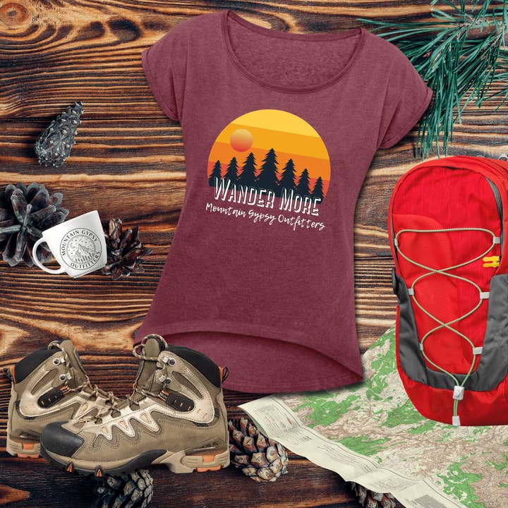 Camiseta con cuello redondo Wander More para venta al por mayor de Mountain Gypsy Outfitters