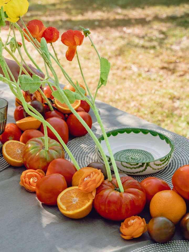 Large Pottery Grater Plate + FREE Spoon / RAÍCES para venta al por mayor de Alfar Tierra Cocida