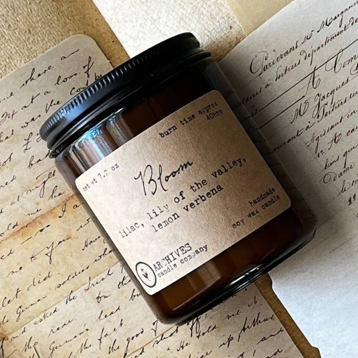 Blomst | Lilla + Lilje + Verbena for engroshandel hos Archives Candle Company