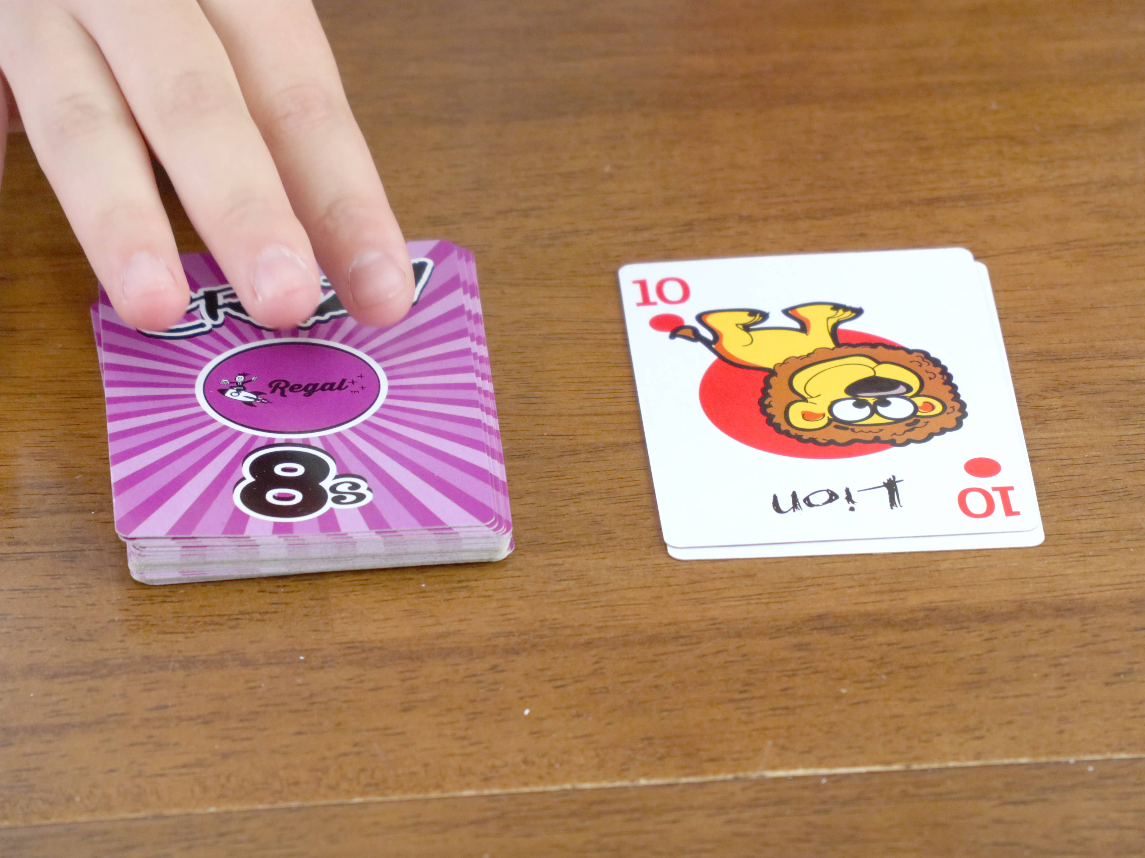 Regal Games - Vente Jeux de cartes - Recharge PDQ Jeux de cartes pour enfants - Jeu de cartes Crazy 8's4