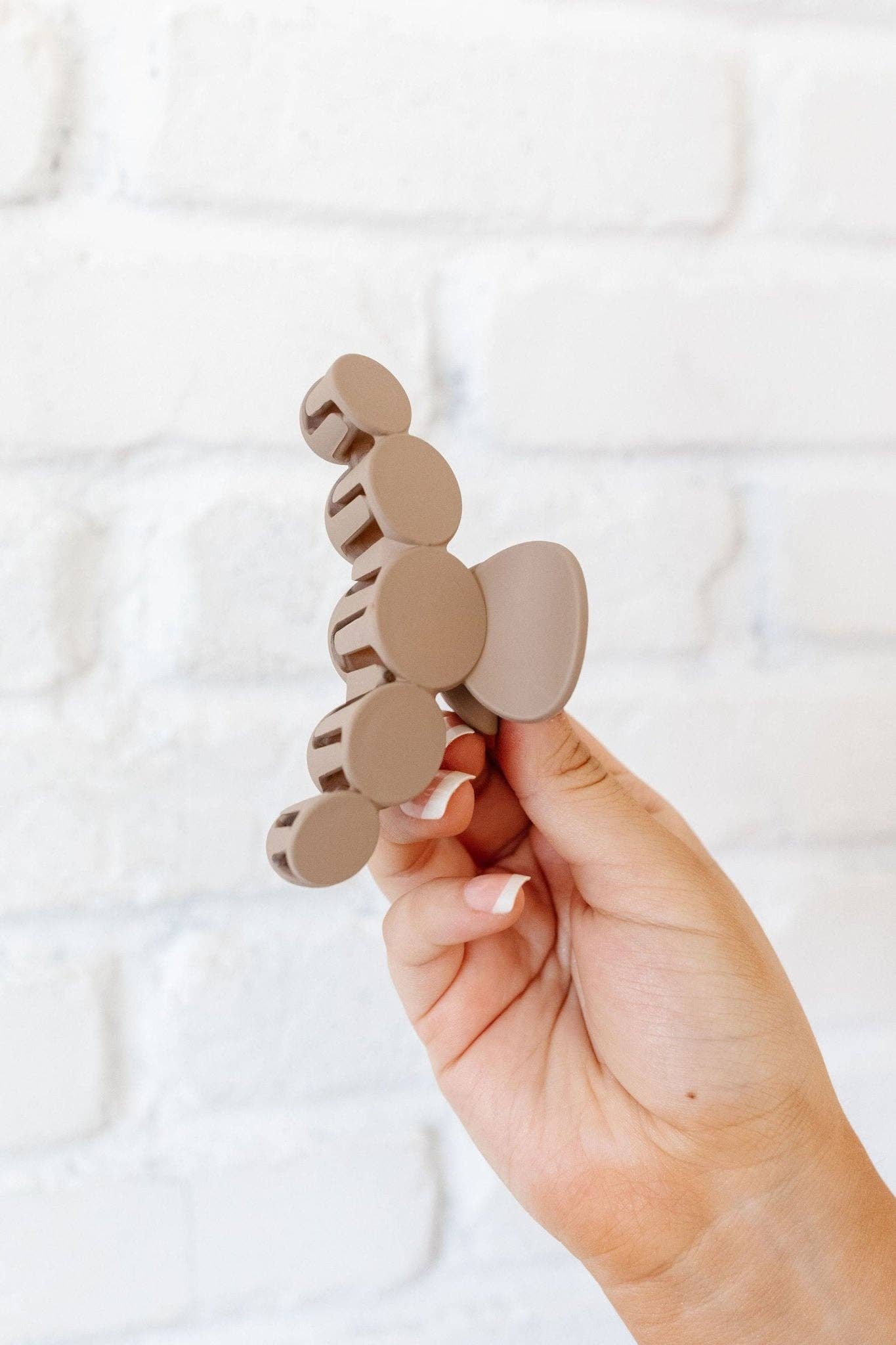 Shop Andi - Wholesale Hair Clip - Women's - Circles Claw Clip13