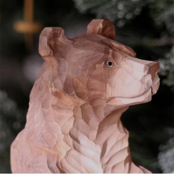 Orso in piedi scolpito a mano per la vendita all'ingrosso da parte di LES SCULPTEURS DU LAC