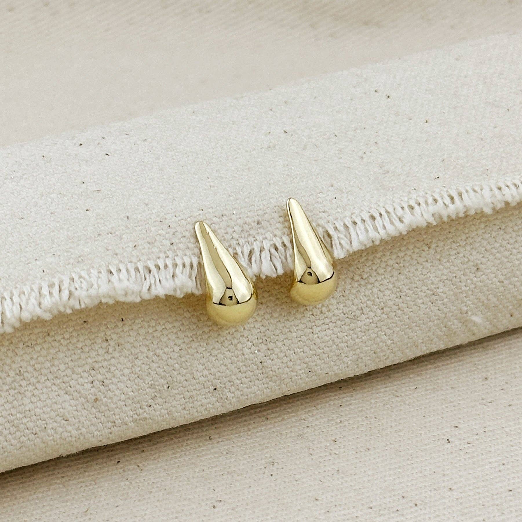 GoldFi - Wholesale Stud/Post Earrings - 18k Gold Filled 15mm Teardrop Stud Earrings