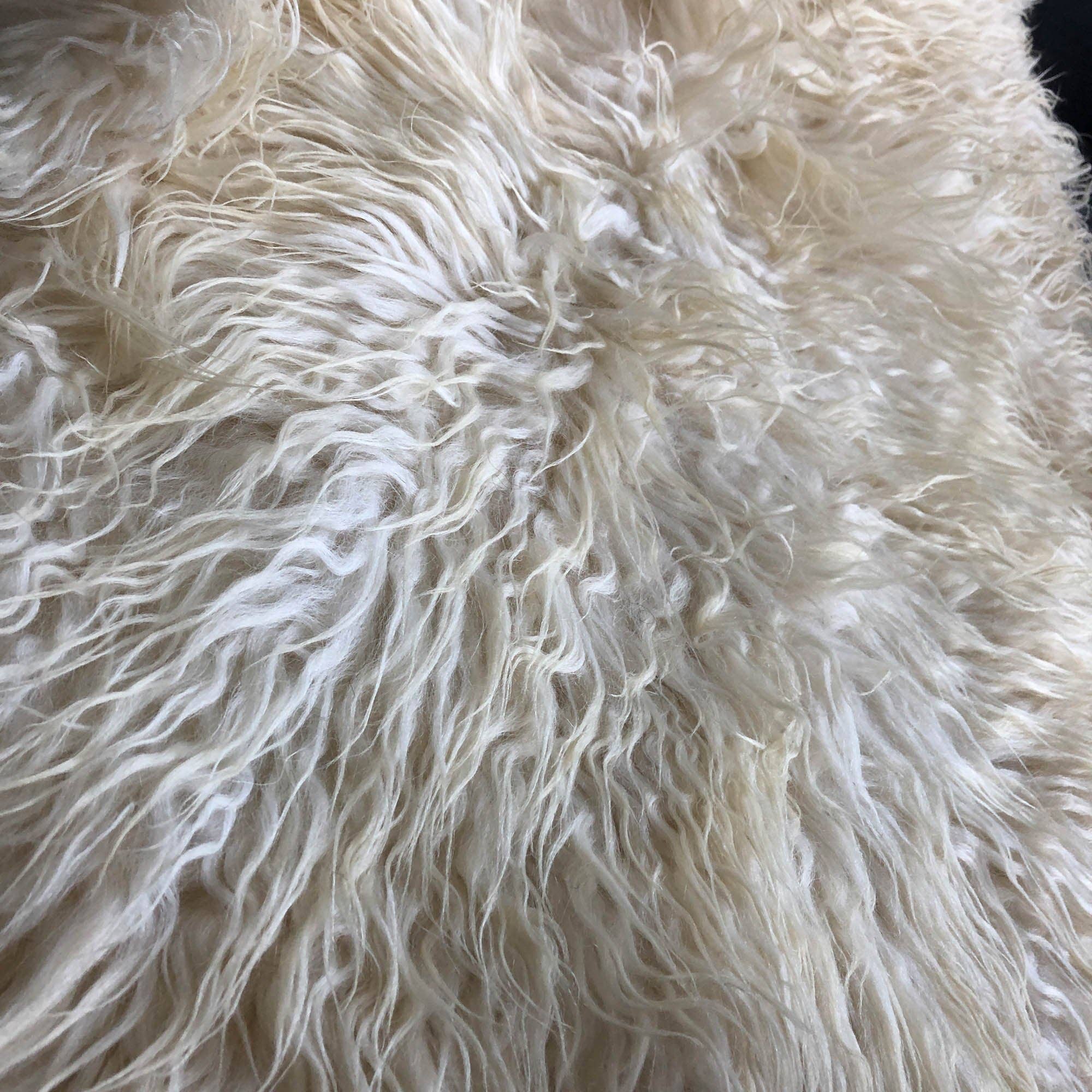 Wildash London - Wholesale Area Rug - Icelandic Curly White Sheepskin Rug 100%6