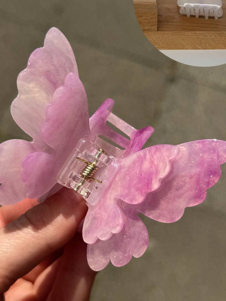 Color-Changing Hair Clip – UV-Active Acrylic Hair Clip for wholesale by THE NINE SPACE