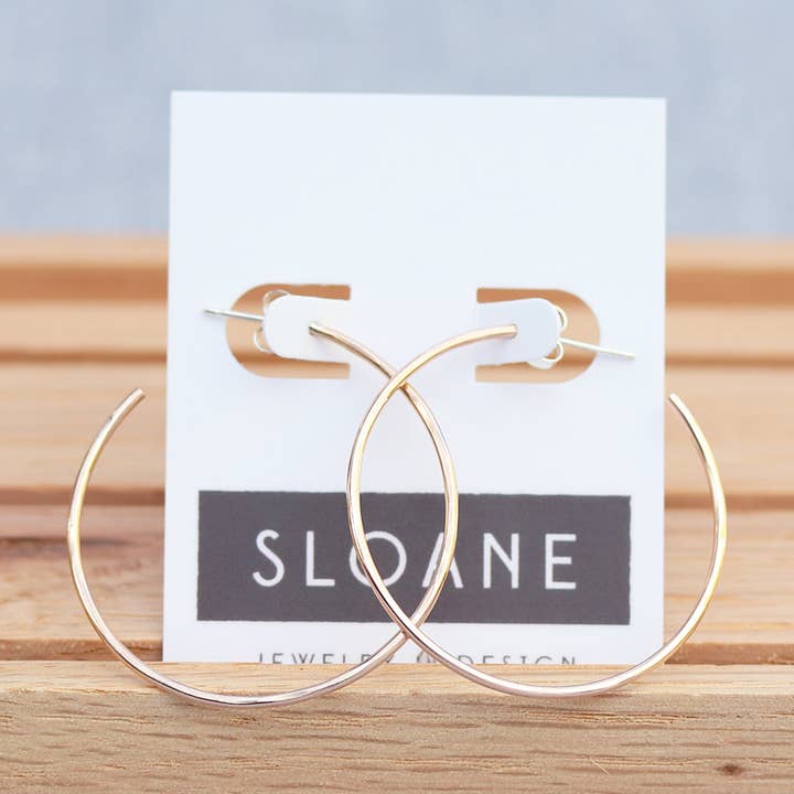 Alledaagse hoepels voor wholesale door Sloane Jewelry Design