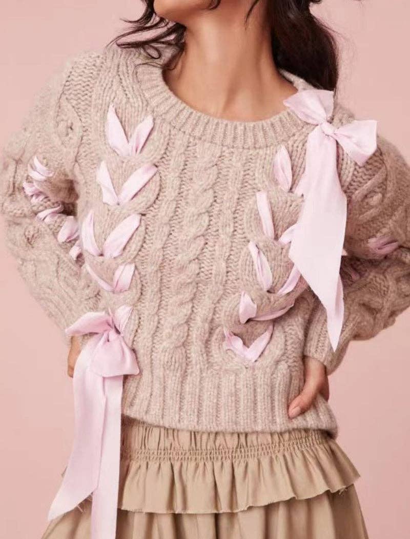 safistyle – Engroshandel Pullover - Dame – Kabelstrikket trøje med bånddetaljer2