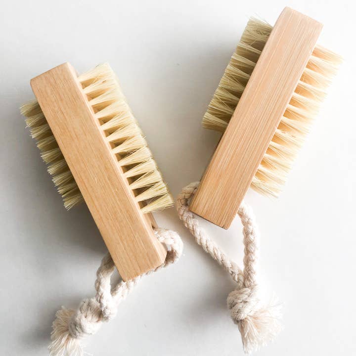 Smile Boutiques - Wholesale Nailcare Set - Double Sided Bamboo Nail Brush - Natural Sisal Bristles2