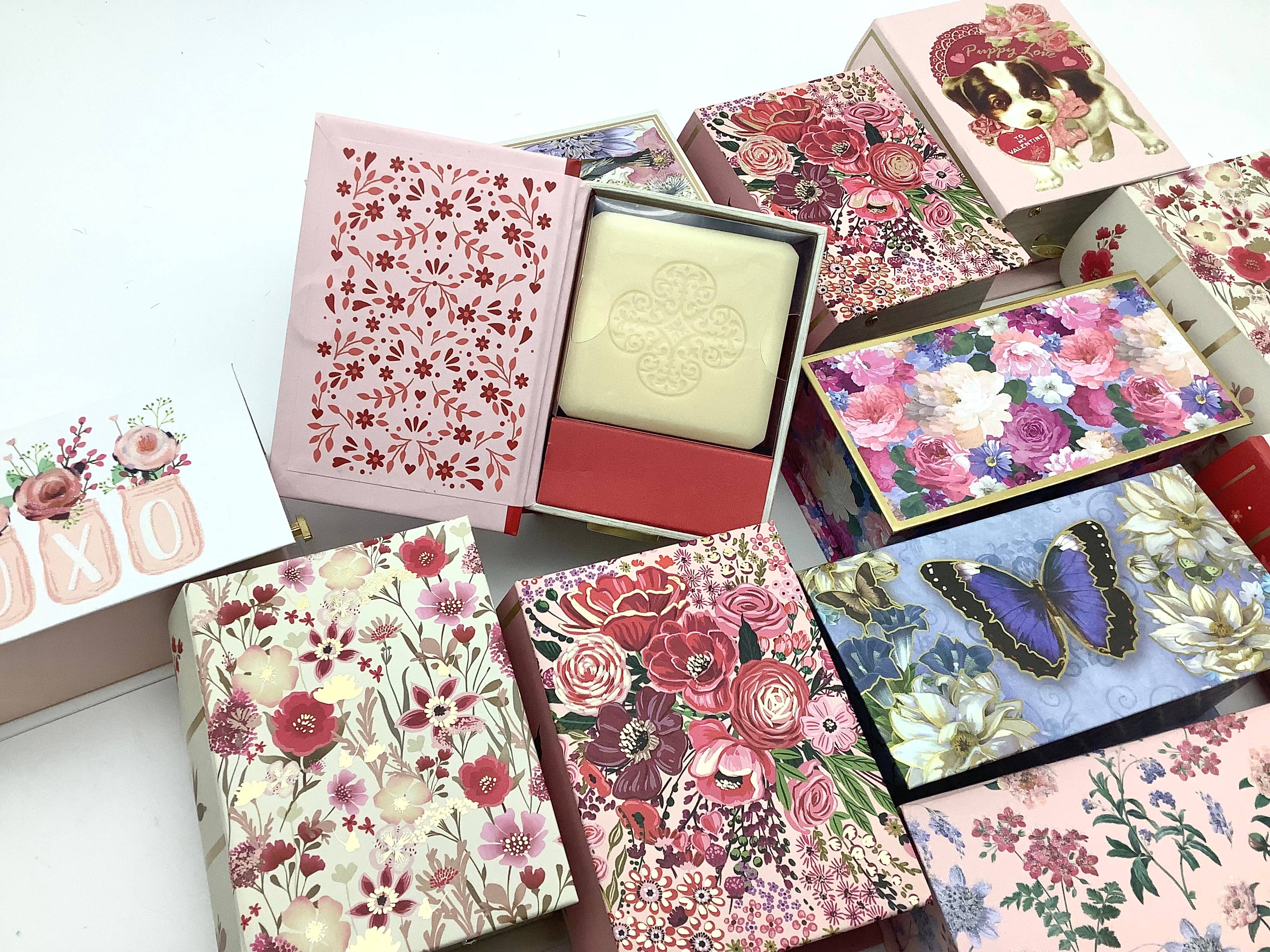 All Little Cute Things – wholesale Bar Soap – Music Box with Scented Soap Assortment1