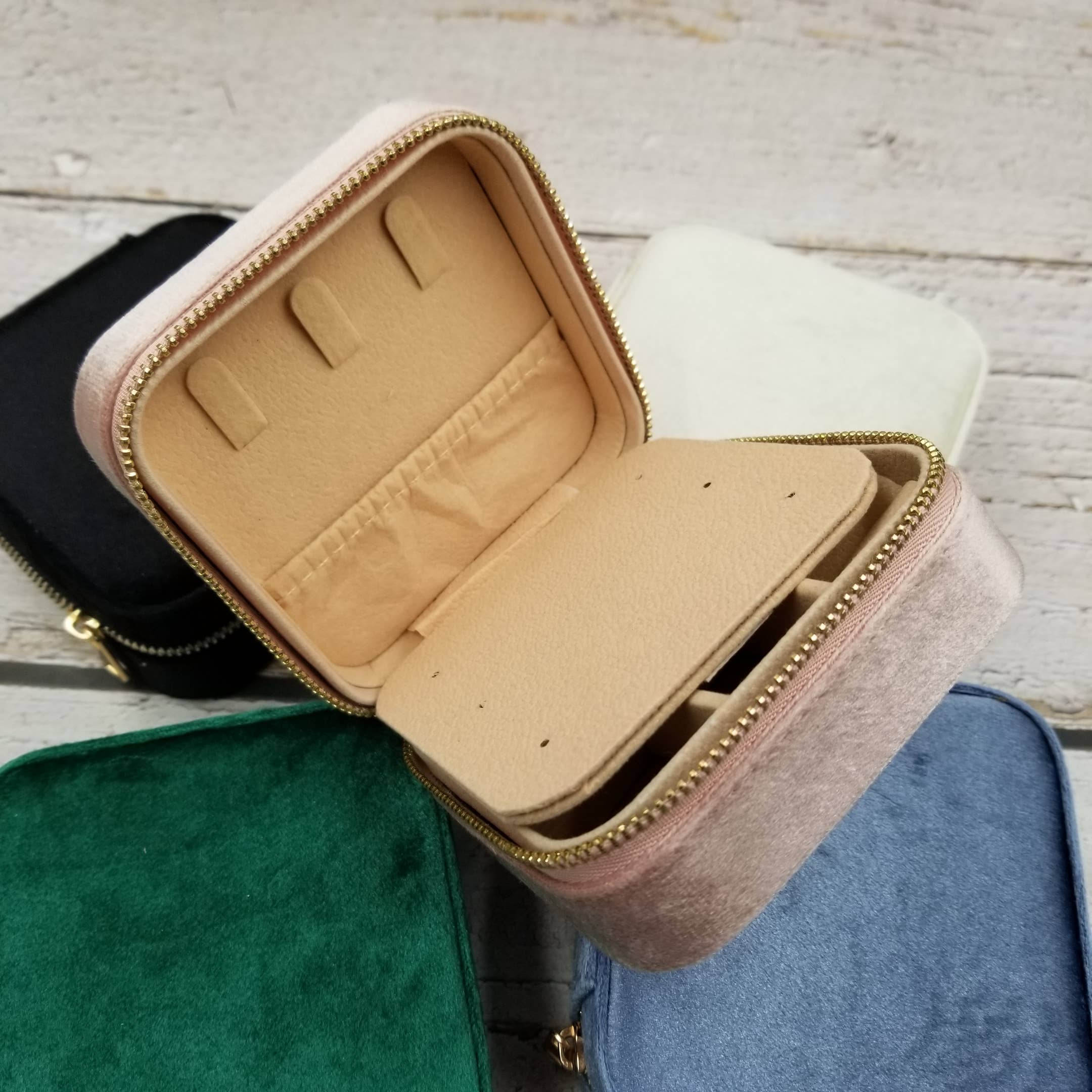 Treasure Wholesale – wholesale Jewellery box/organiser – Velvet Jewelry Box With Mirrorr Organizer Box4