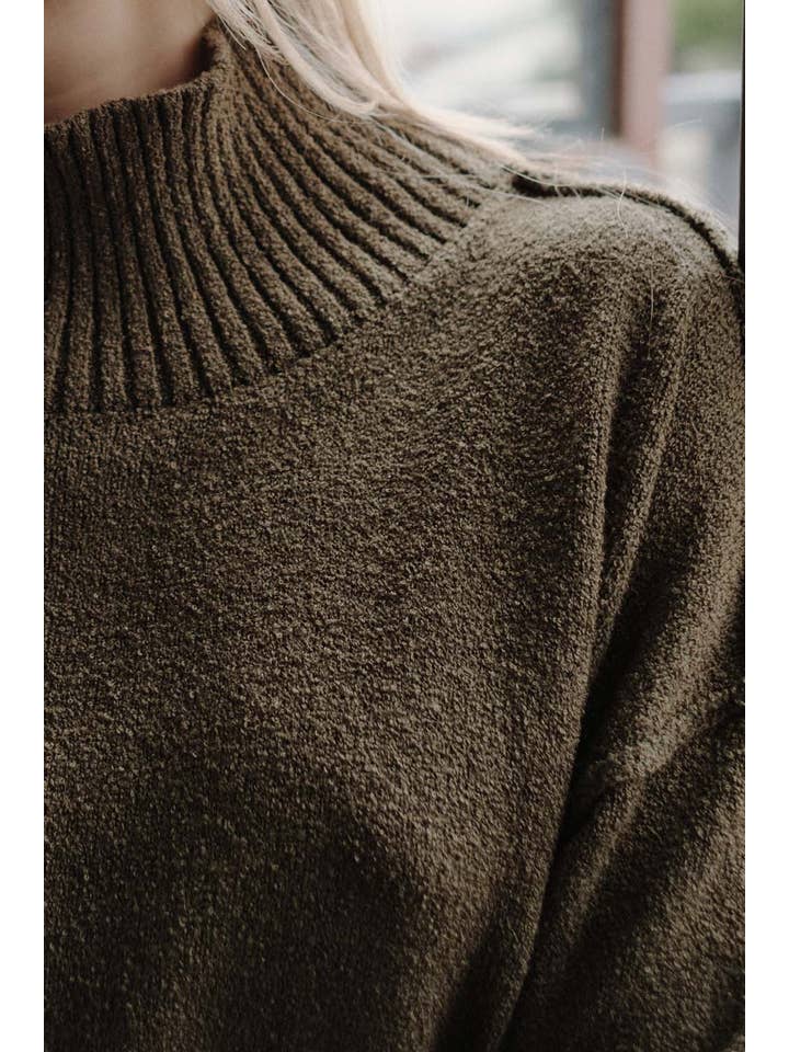 Promesa USA – wholesale Pullovertröja - Dam – Texturerad stickad tröja med synliga sömmar och hög krage0