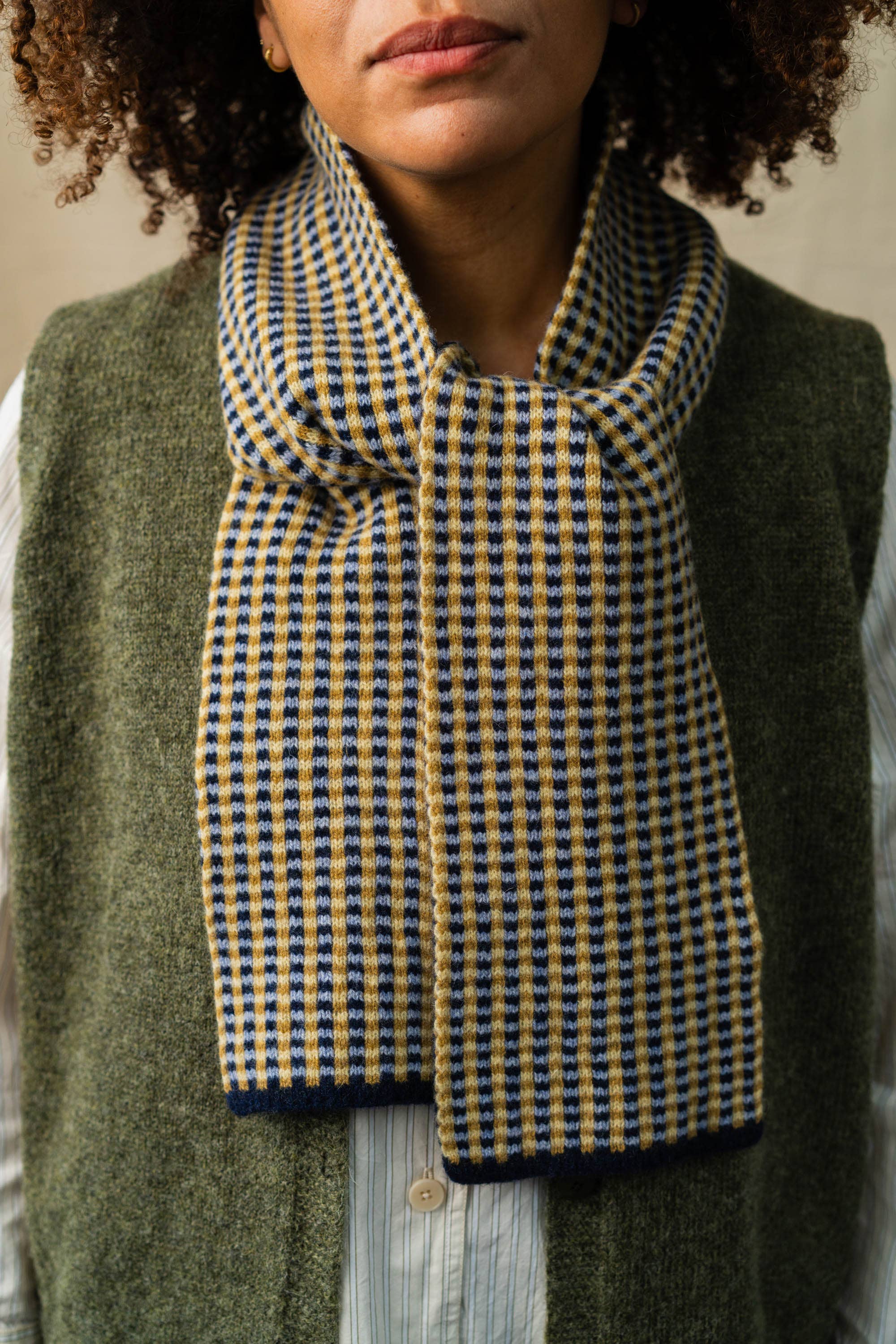 ROVE Knitwear - Wholesale Scarf - Unisex - Small Check Scarf | Navy3