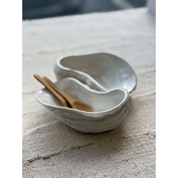 Ten Twenty Six Designs - Wholesale Salt & Pepper Shaker Set - Ceramic Oyster Salt & Pepper Set