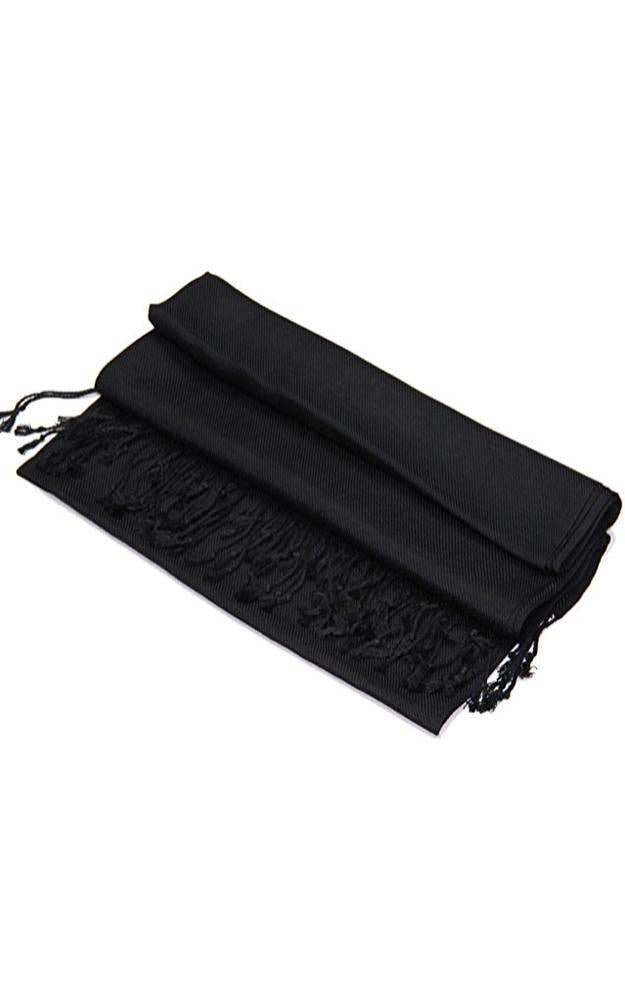 Jasper Trading LLC – Großhandel Schal – Damen – C01 - Einteiler Schwarz Farbe Fashion Pashmina Schal Schal2