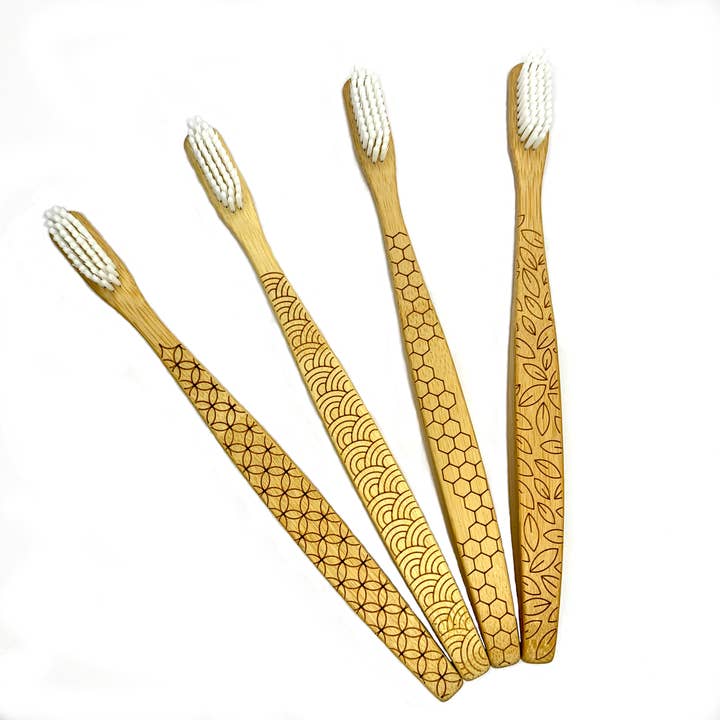 Brosse à dents en bambou pour la vente par Bonne Conscience