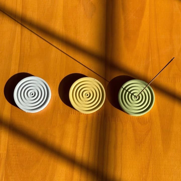 Fire and Moth Co - Wholesale Incense holder - Colorful Concrete Round Mini Incense Holder Gift Home Decor1