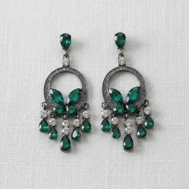 Brincos de Pendente em Forma de Gota com Zircónia Esmeralda por atacado de camilla dovey