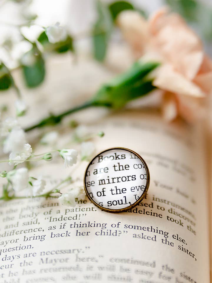 Bookish Pin | Virginia Woolf för wholesale av The Authored Shop