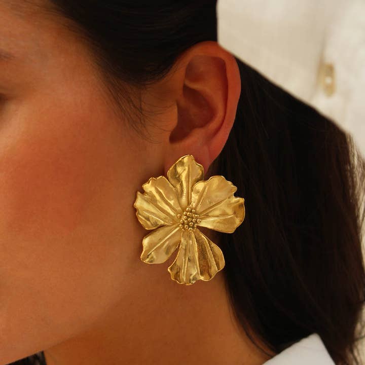 Caprice Paris - Wholesale Dangle Earrings - Vicky flower earrings Gold | Handmade in France