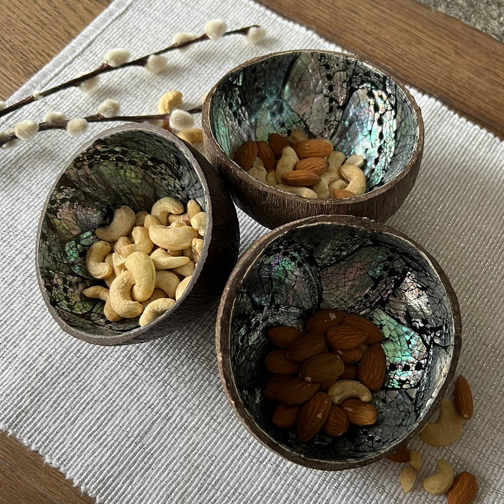 VIE – Engroshandel Pyntetallerken/skål – Skaalskål i kokosnøddeskal med abaloninlæg23