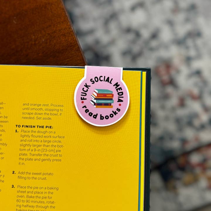 Scheiß auf soziale Medien Lies Bücher Magnetlesezeichen für den Großhandel von Stone Donut Design, LLC