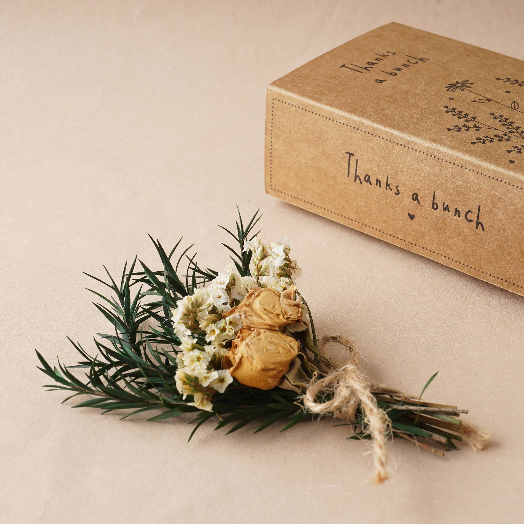 CGB Giftware - Wholesale Dried/pressed flowers - Send With Love 4 Asst. Dried Flower Bouquets In Display10