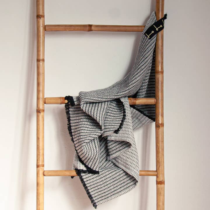 dE.LENZO KIDS - Wholesale Bedding Blanket - Kids & Baby - MINI CRIB SLATS 100% LINEN5