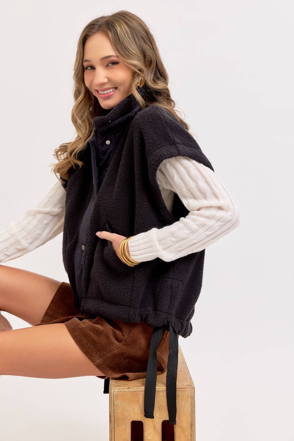 Sweet Lovely by Jen - Wholesale Outerwear Vest - Women's - OVERSIZED FLEECE VEST5