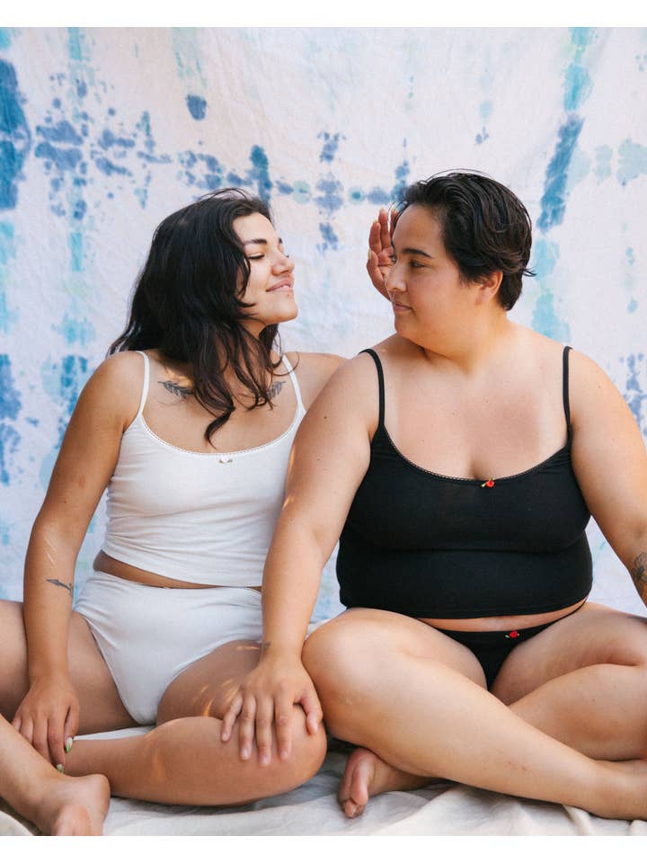 Onyx CAMI MIT U-AUSSCHNITT AUS ONYX für den Großhandel auf Faire7