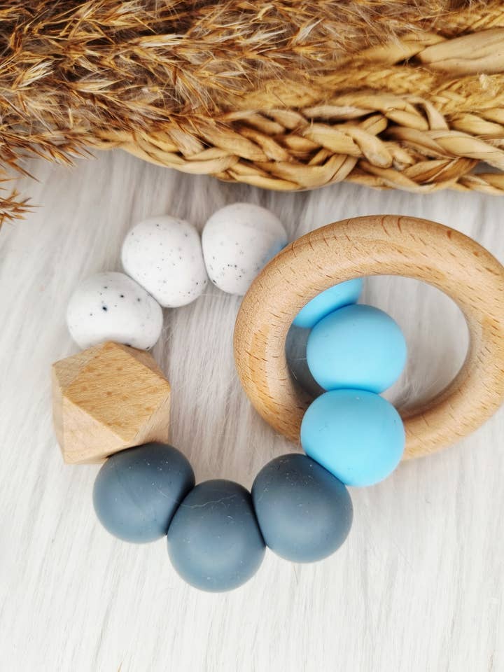 Beißring Babyblau, Kies, Dunkelgrau für den Großhandel von Happy by Lies