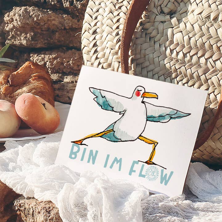 Vykort "Hjältinna" | Inspirerande hälsningskort Yoga Måsar för wholesale av Prinzenart