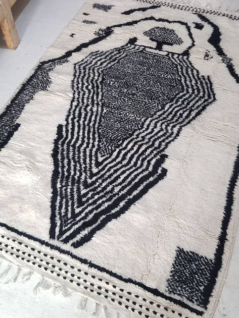 Tappeto Marocchino Beni Ouarain 8,85 x 5,47 per la vendita all'ingrosso da parte di Okrë Shop