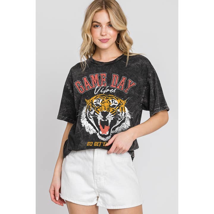 HRTandLUV - Wholesale T-shirt met print - Dames - T-SHIRT MET MINERALE PRINT VAN GAME DAY TIGER4