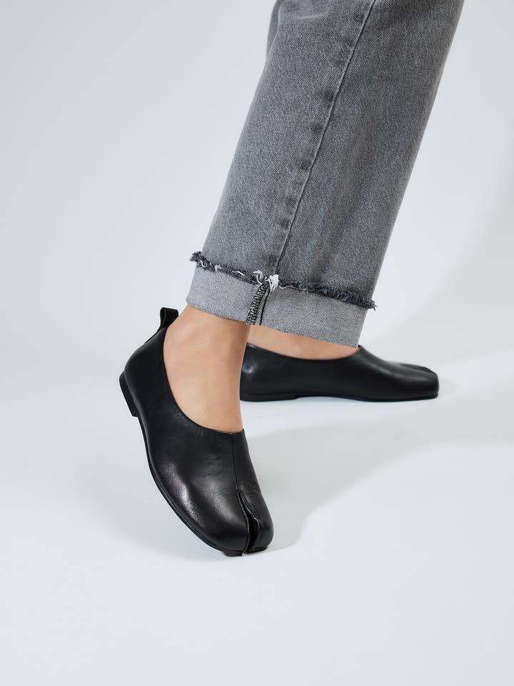 LONZA SHOES - Wholesale Flats - Women's - Akaste Black
