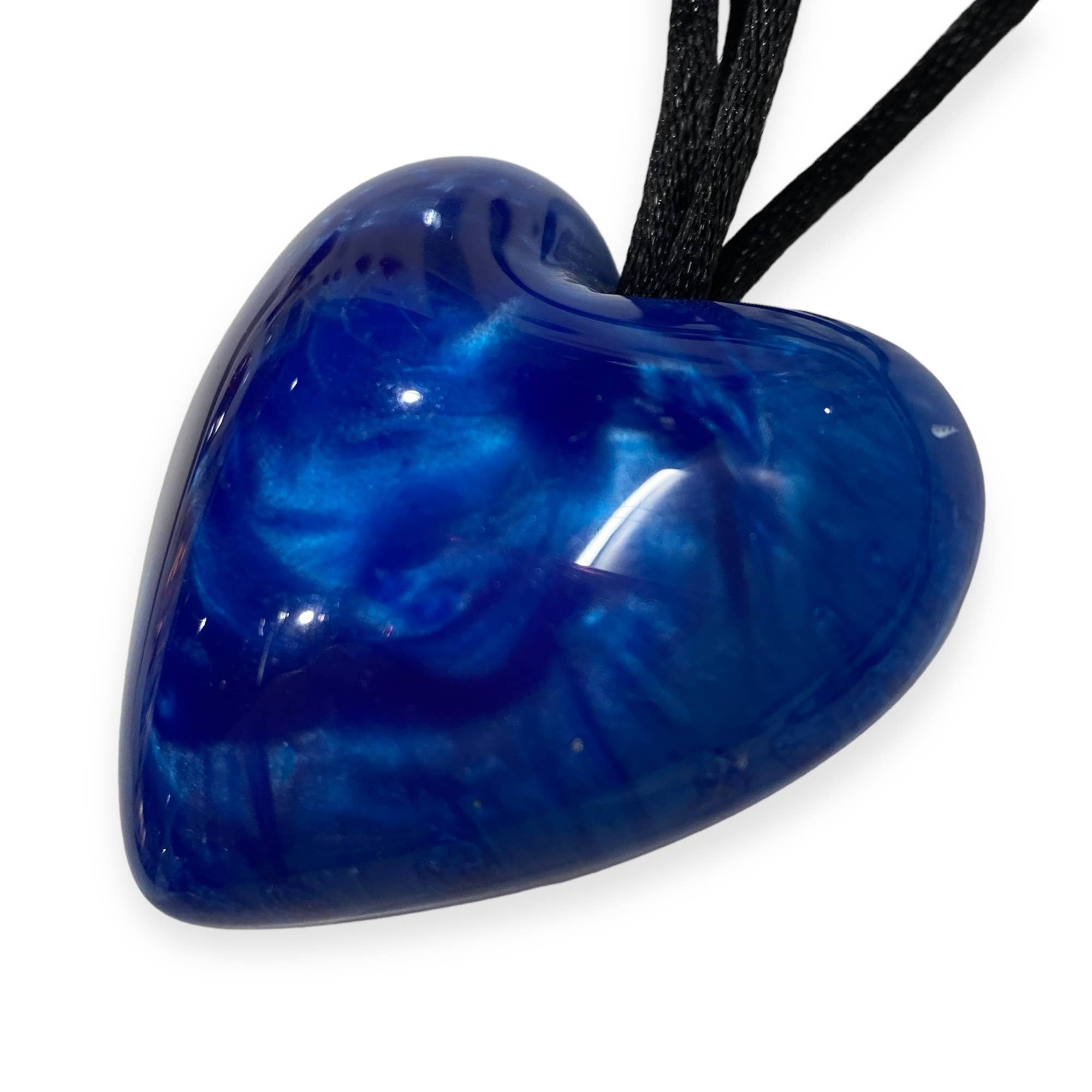 Atelier 1701 - Wholesale Pendant/charm necklace - N807 BLUM Blue 3D Heart-Shaped Resin Pendant Necklace2