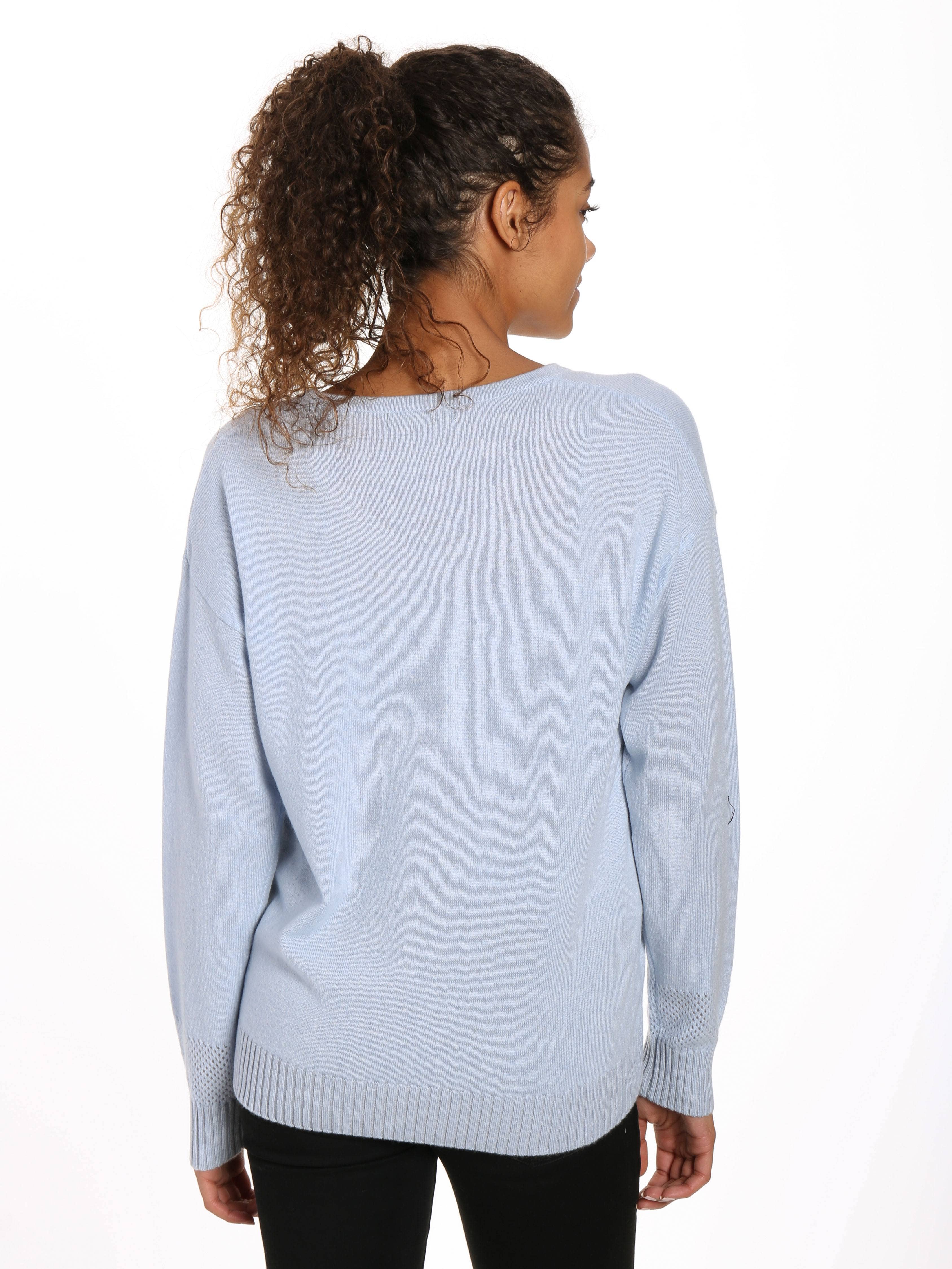 Noble Mount – Großhandel Strickpullover – Damen – Zainuno Moizni Damen-Pullover mit V-Ausschnitt aus 100% Kaschmir23