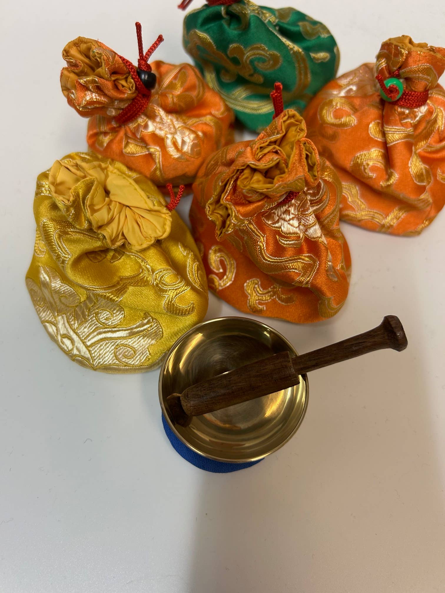ART HIMALAYAN TRADING LTD - Wholesale Meditation Supplies - Christmas Gift 2" world Smallest Singing bowl Nepal 5 piece