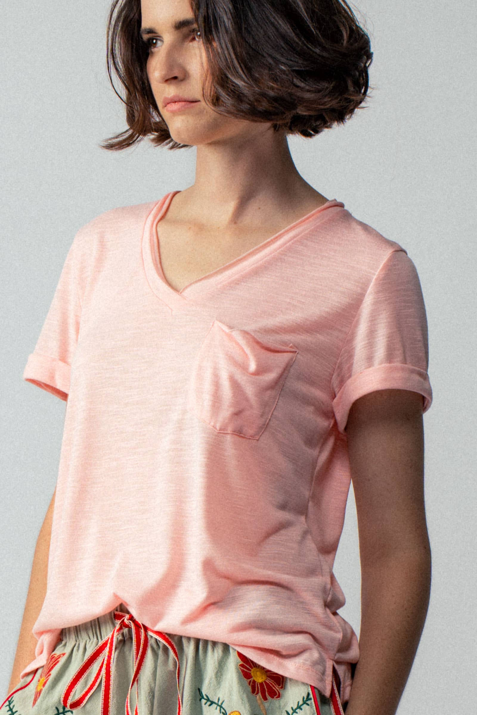 Urban Daizy - Wholesale T-Shirt - Women's - Rolled Sleeve V-Neck Pocket Tee22