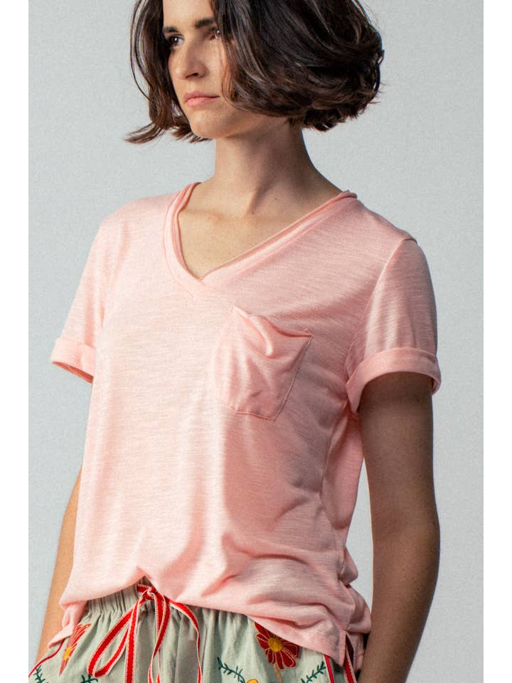 Urban Daizy - Wholesale T-Shirt - Women's - Rolled Sleeve V-Neck Pocket Tee22