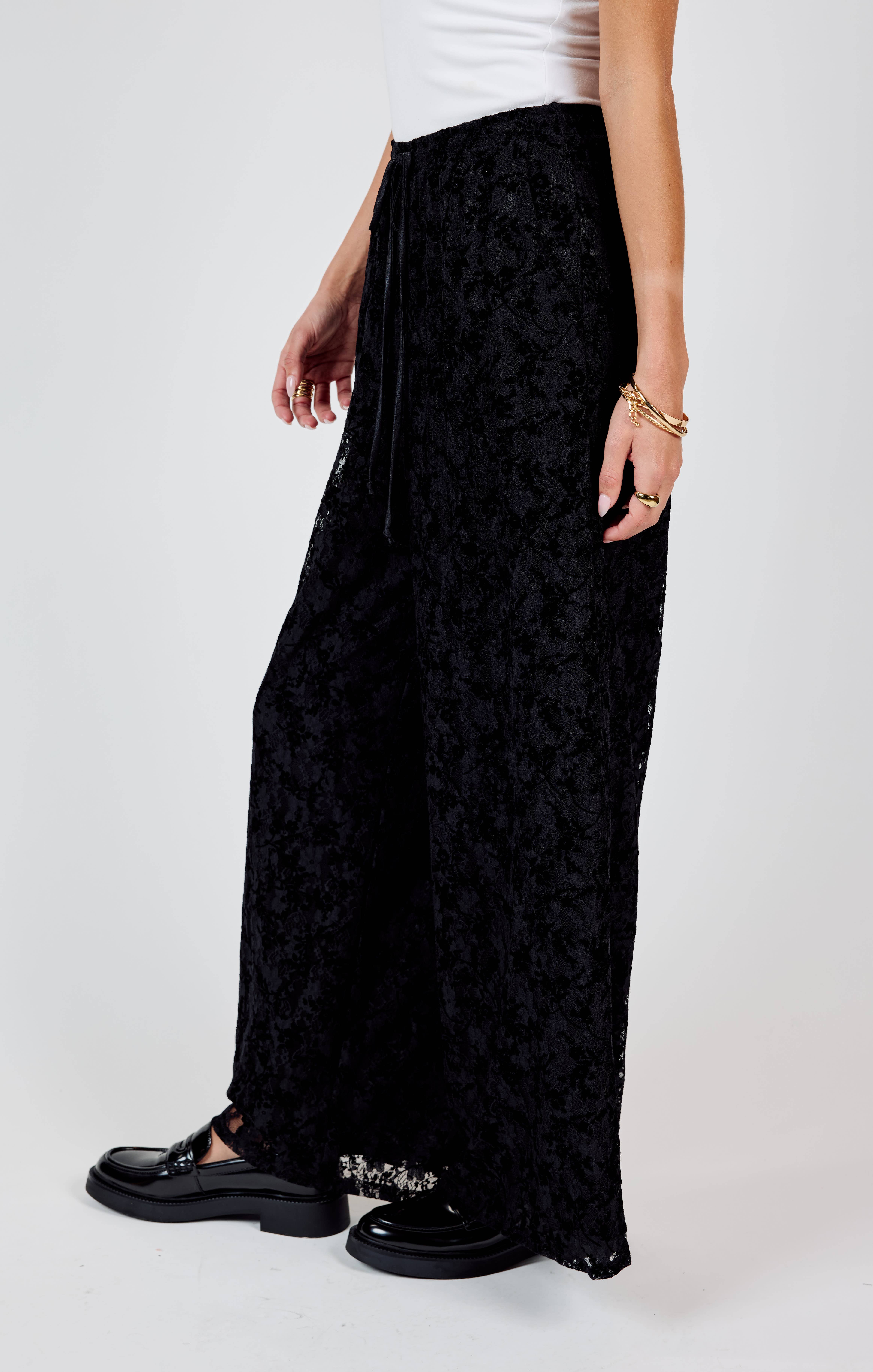 Sadie & Sage – Engroshandel Bukser - Dame – At Dusk Velvet Lace Bukser med brede ben: SORT8