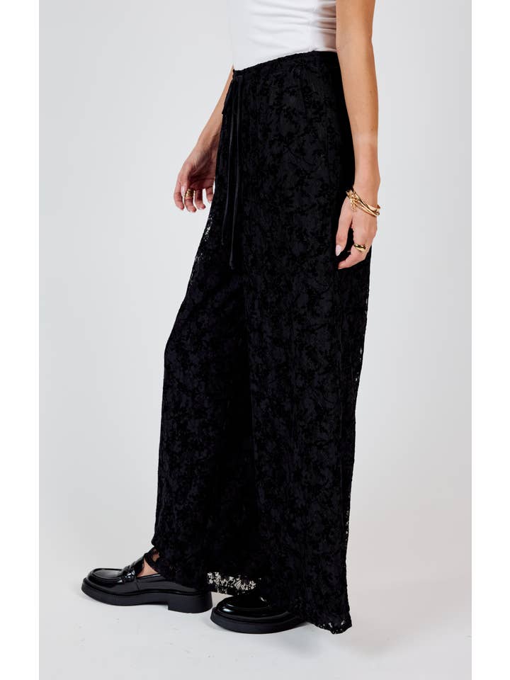 Sadie & Sage – Engroshandel Bukser - Dame – At Dusk Velvet Lace Bukser med brede ben: SORT8