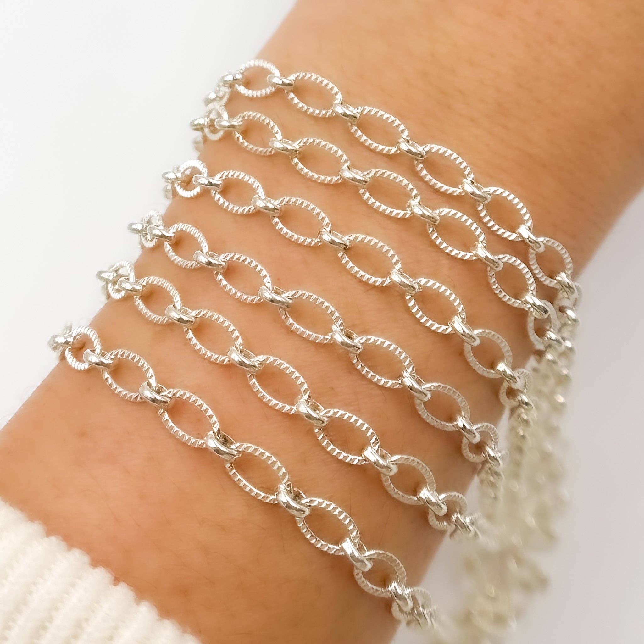 Tresor Jewelry Inc. - Venta al por mayor Collares de cadenas y eslabones - 944LSS. Cadena de Eslabones Ovalados y Redondos Retorcidos de Plata de Ley4