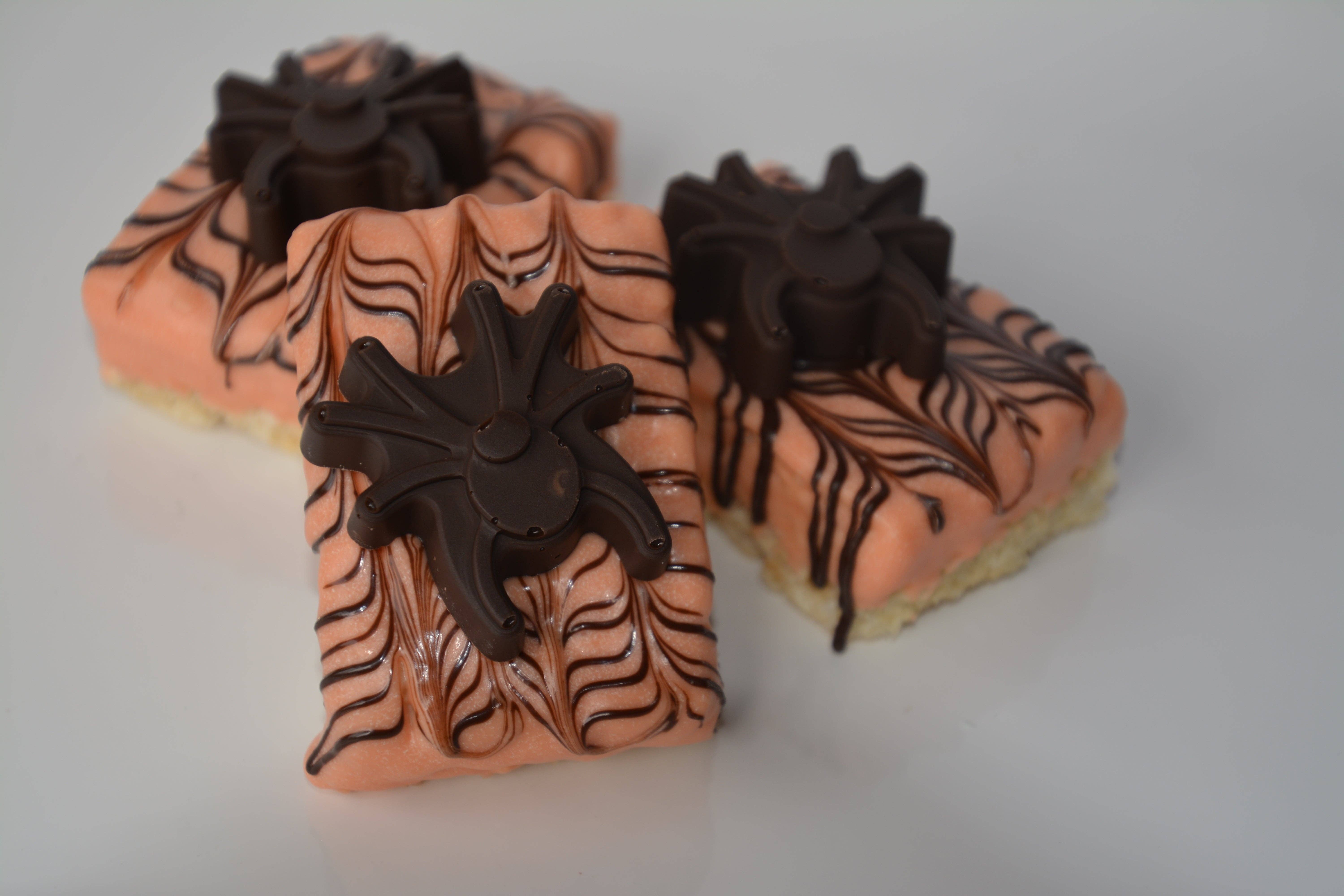 Chocolates Unlimited by Denise - Wholesale Chocolate Covered Sweets - Spider Rice Crispy Treats2