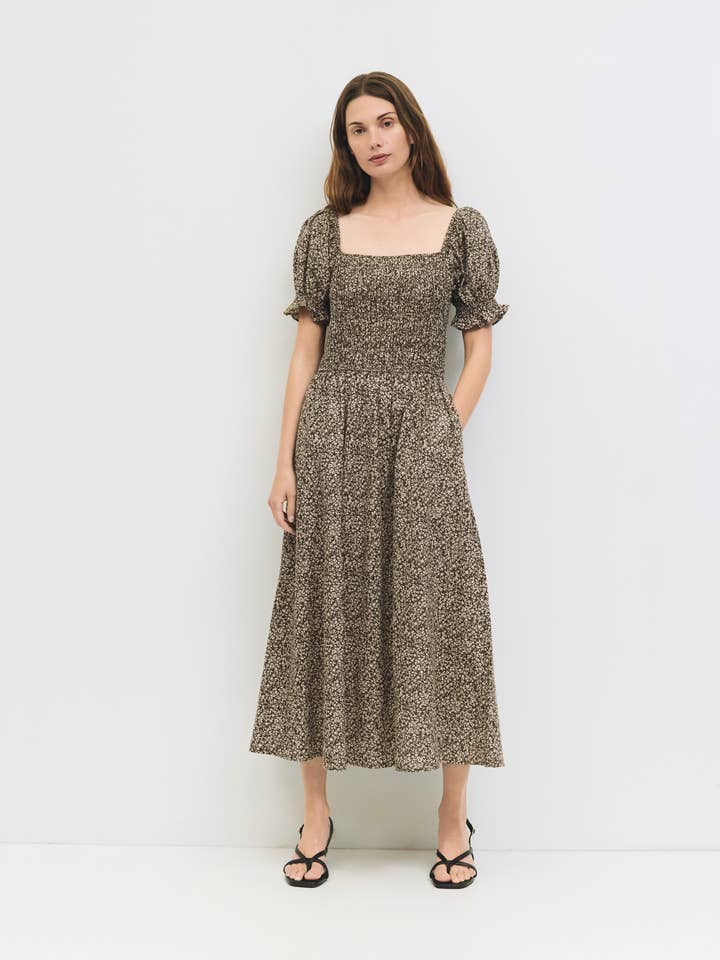 Das Harleen-Kleid | Gerafftes Blumenkleid in Midilänge für den Großhandel von All Row