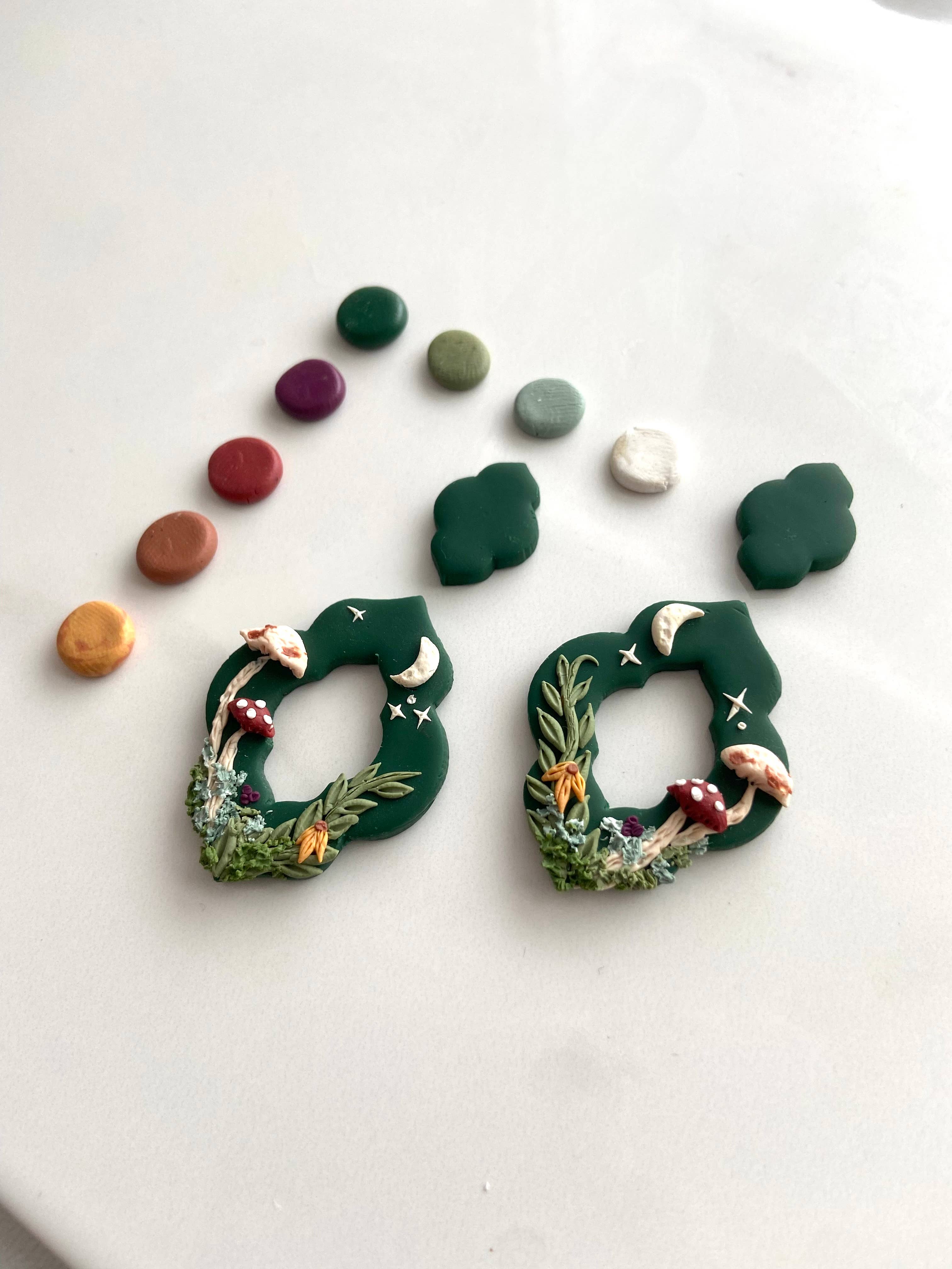 Everything Ky and I - Vendita all'ingrosso Orecchini pendenti - Cottage Core Forest scena ciondola2