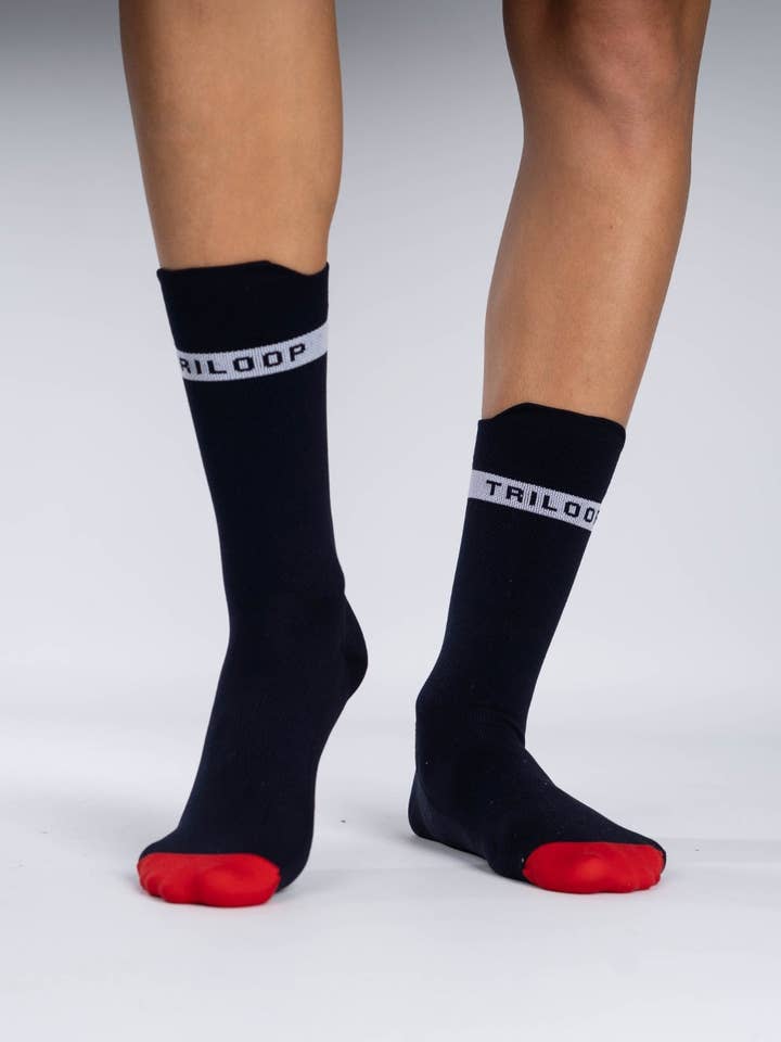 Høje ydeevnestrømper i genbrugsmateriale for engroshandel hos Triloop