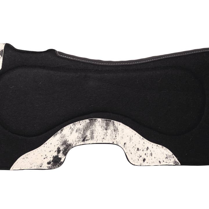 Tapis de selle western en feutre noir avec accents en peau de vache blanche pour la vente par Pro Classic Global