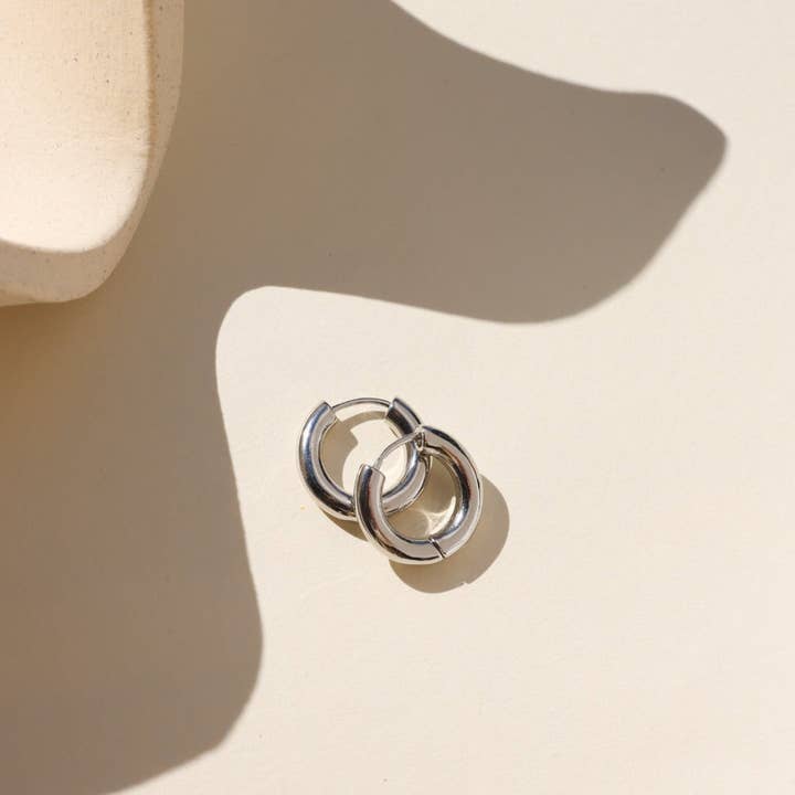 Token Jewelry - Wholesale Hoop Earrings - Everyday Hoops2